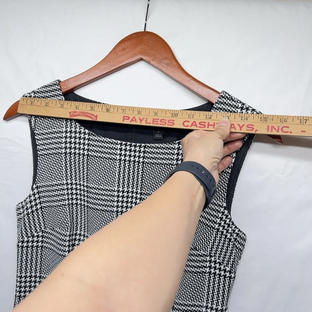Ann Taylor Women's Sleeveless‎ Plaid  Dress Knee Length, Business/Office Wear